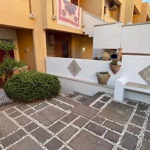 https://appartamento-con-giardino-a-due-passi-dal-mare.sicilyhotelsitaly.net